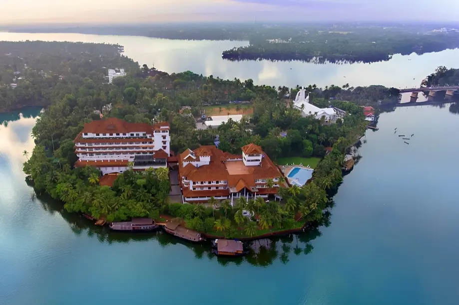 Leela Raviz Kovalam