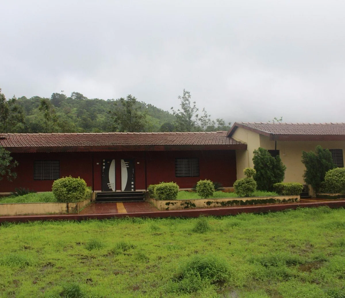 HILL View Resort In Kochi wedding setup photo