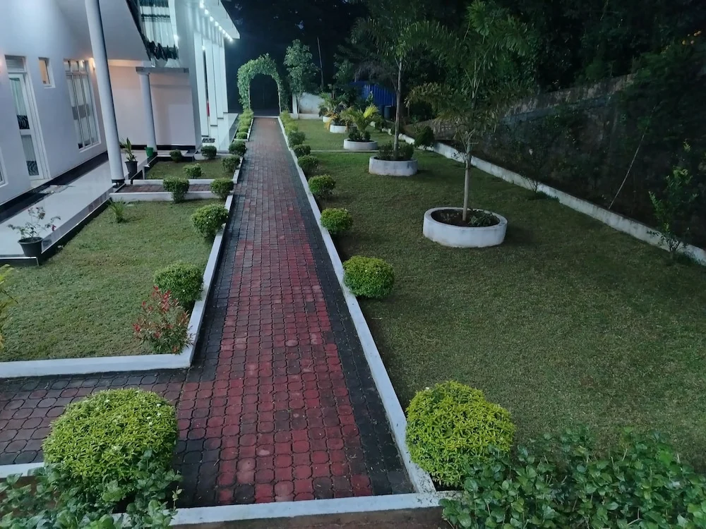 Hotel Diamond Palace In Trivandrum